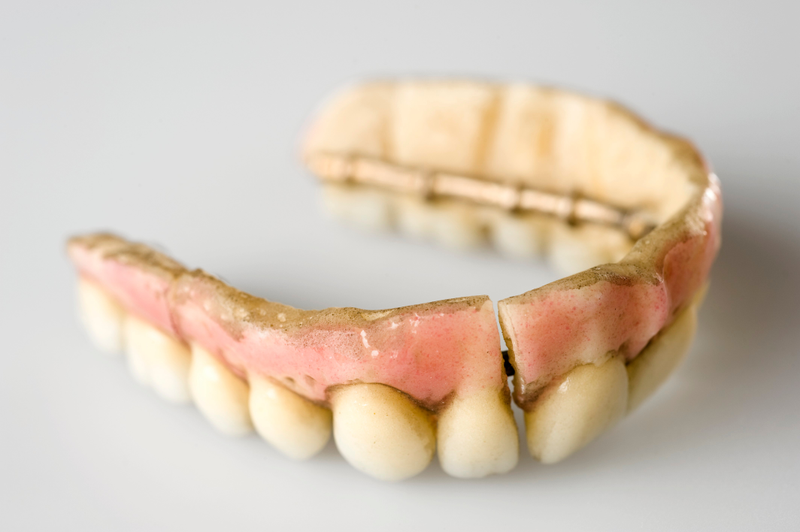 Full upper porcelain denture, London, England, 1795-1814